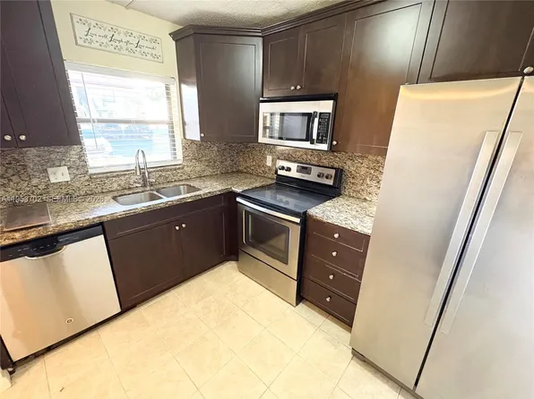 21905 Lake Forest Cir APT 104, Boca Raton, FL 33433