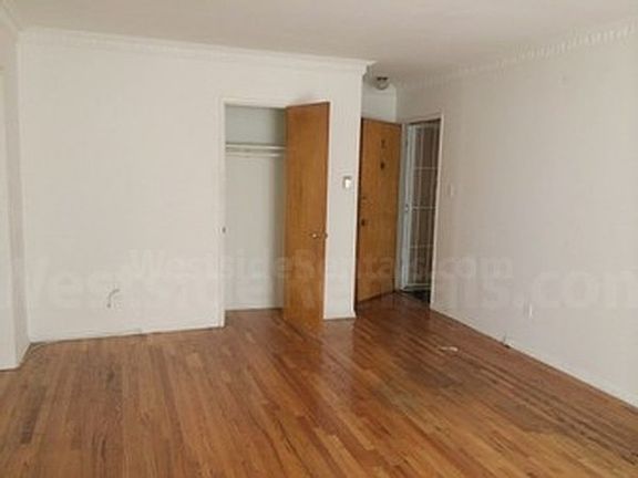 4th image of 8217 Blackburn Ave APT 8