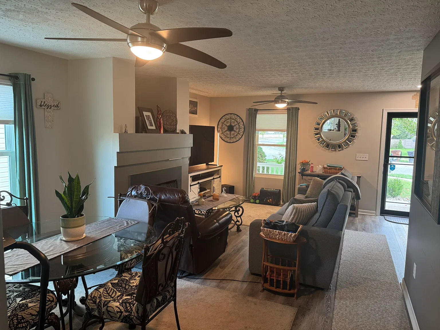 3 bed, 2.5 bath, 1700 sqft, $2,350 — Photo 4