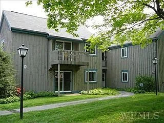 85 Sterling St photo 1