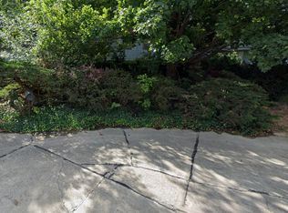 2303 Brookhaven Dr, Champaign, IL 61821