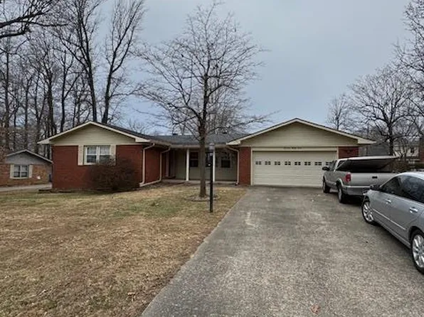 1727 Forest Acres Dr, Madisonville, KY 42431