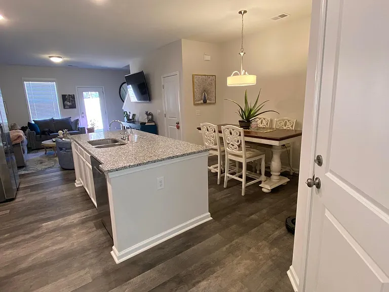 106 Crestwind Dr — Photo 5