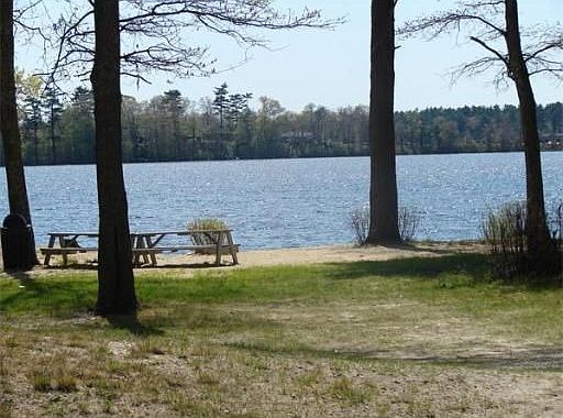 1st image of 372 Twin Lakes Dr
