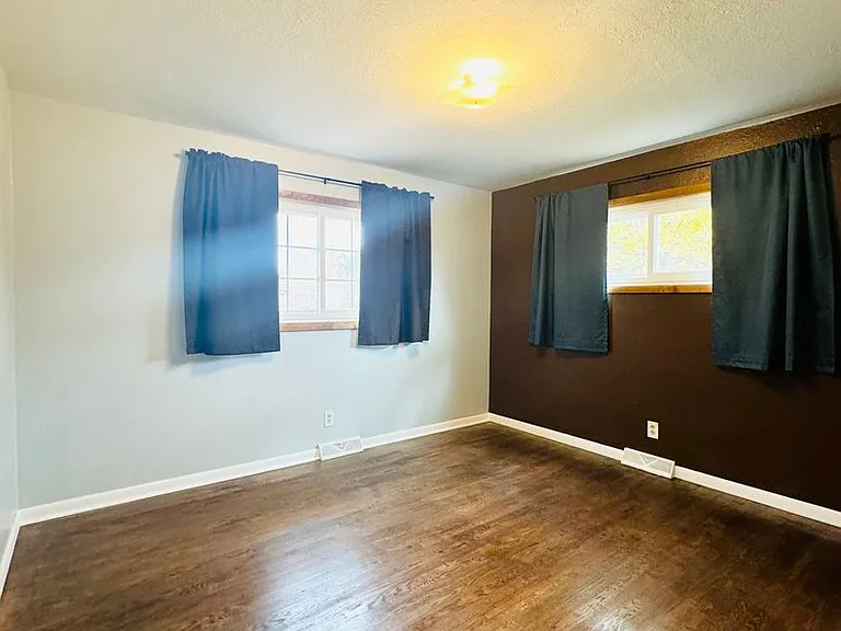 2118 Glenfair Dr — Photo 15
