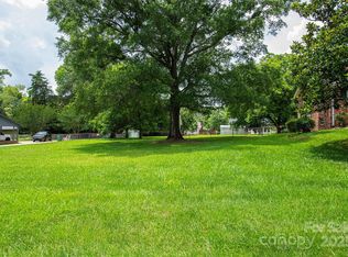 1224 Manchester Ln, Charlotte, NC 28227