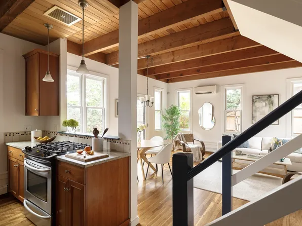 214 Hurley St Unit 214, Cambridge, MA 02141