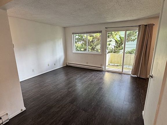 5th image of 4267 Woodland Park Ave N APT 202