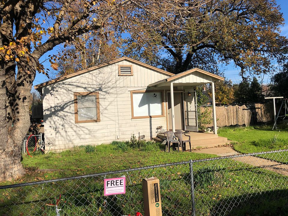 2nd image of 2835 Martha St
