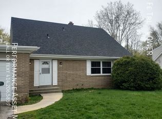 2909 Santa Fe Trl, Racine, WI 53404