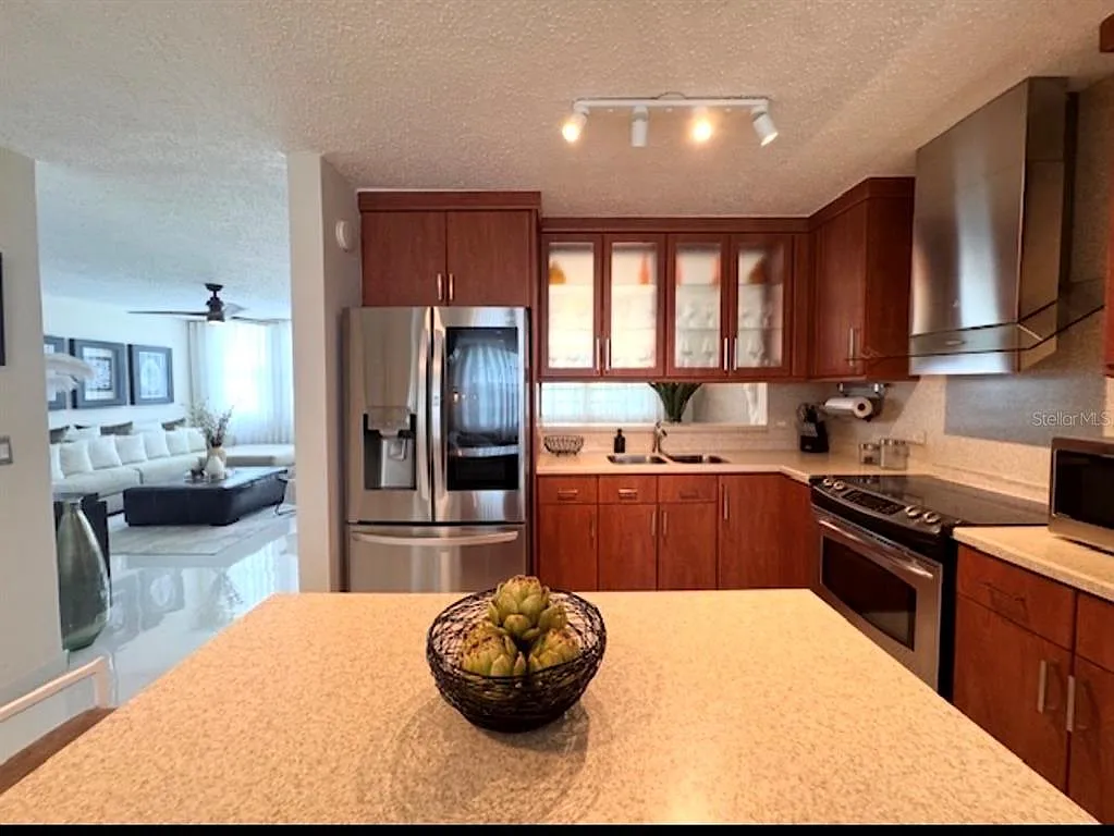 2 bed, 2.0 bath, 1337 sqft, $2,375 — Photo 4