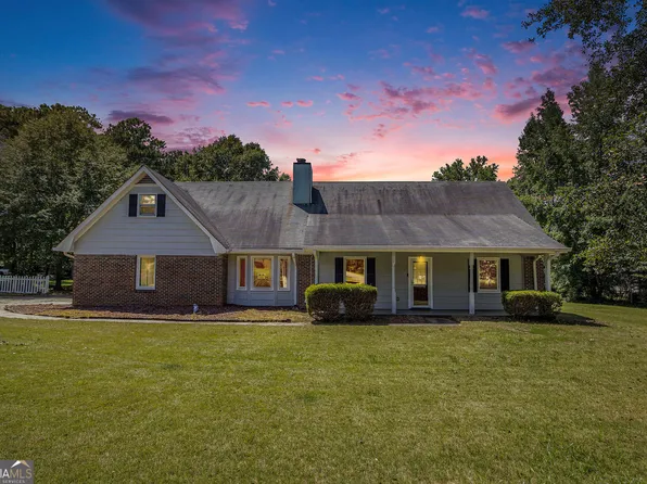 223 Chateau Dr, Fayetteville, GA 30214