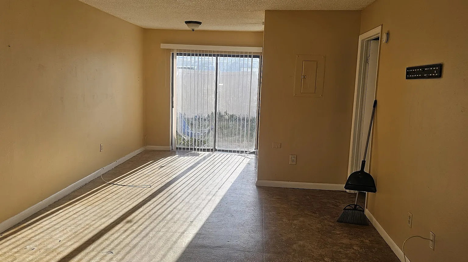 2 bed, 675 sqft, $900 — Photo 2
