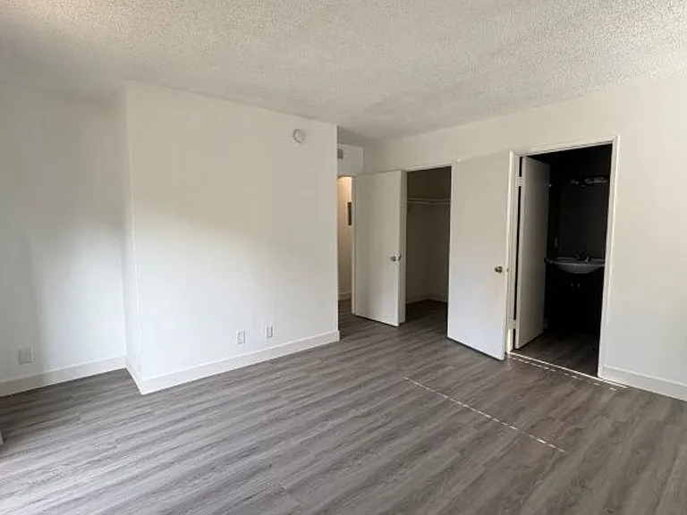 Three Gardens, 14133 Sylvan St. — Photo 34