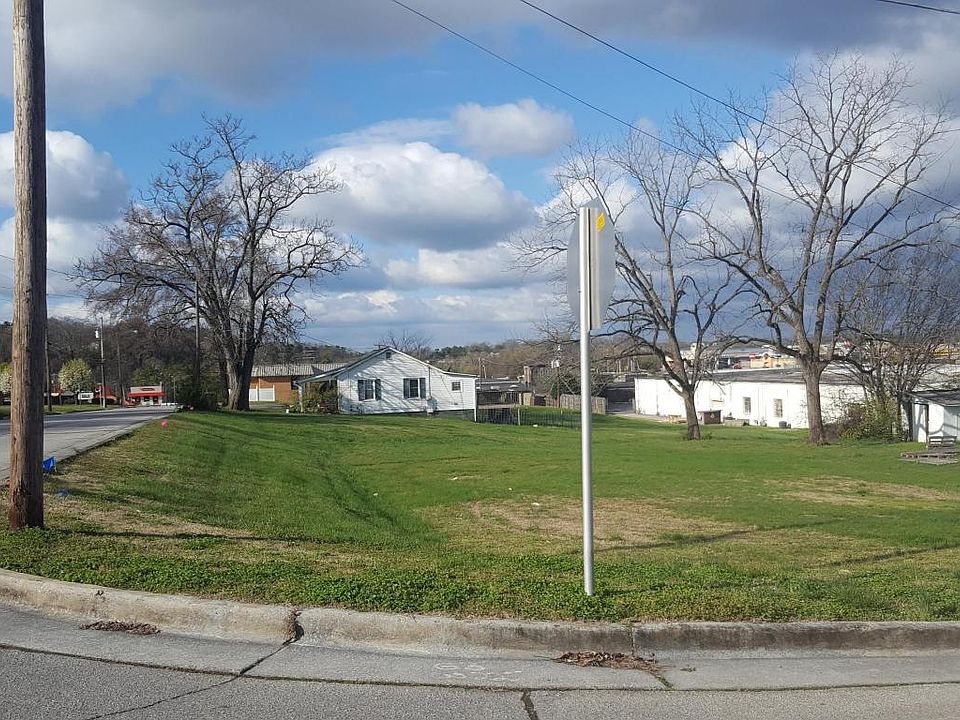2nd image of 326 Hannum St