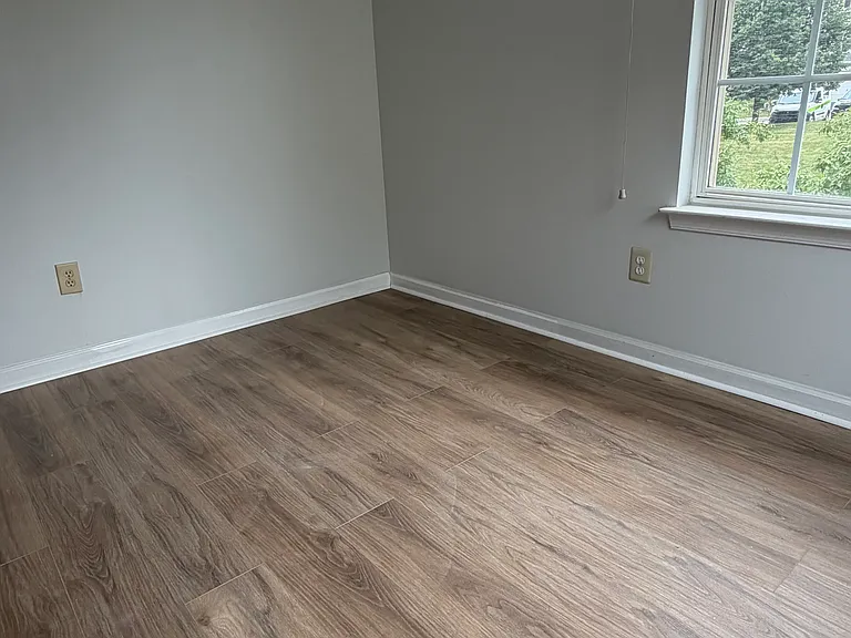 323 Glenn Rose Cir — Photo 26