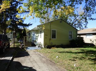 720 Riverside Dr, South Elgin, IL 60177