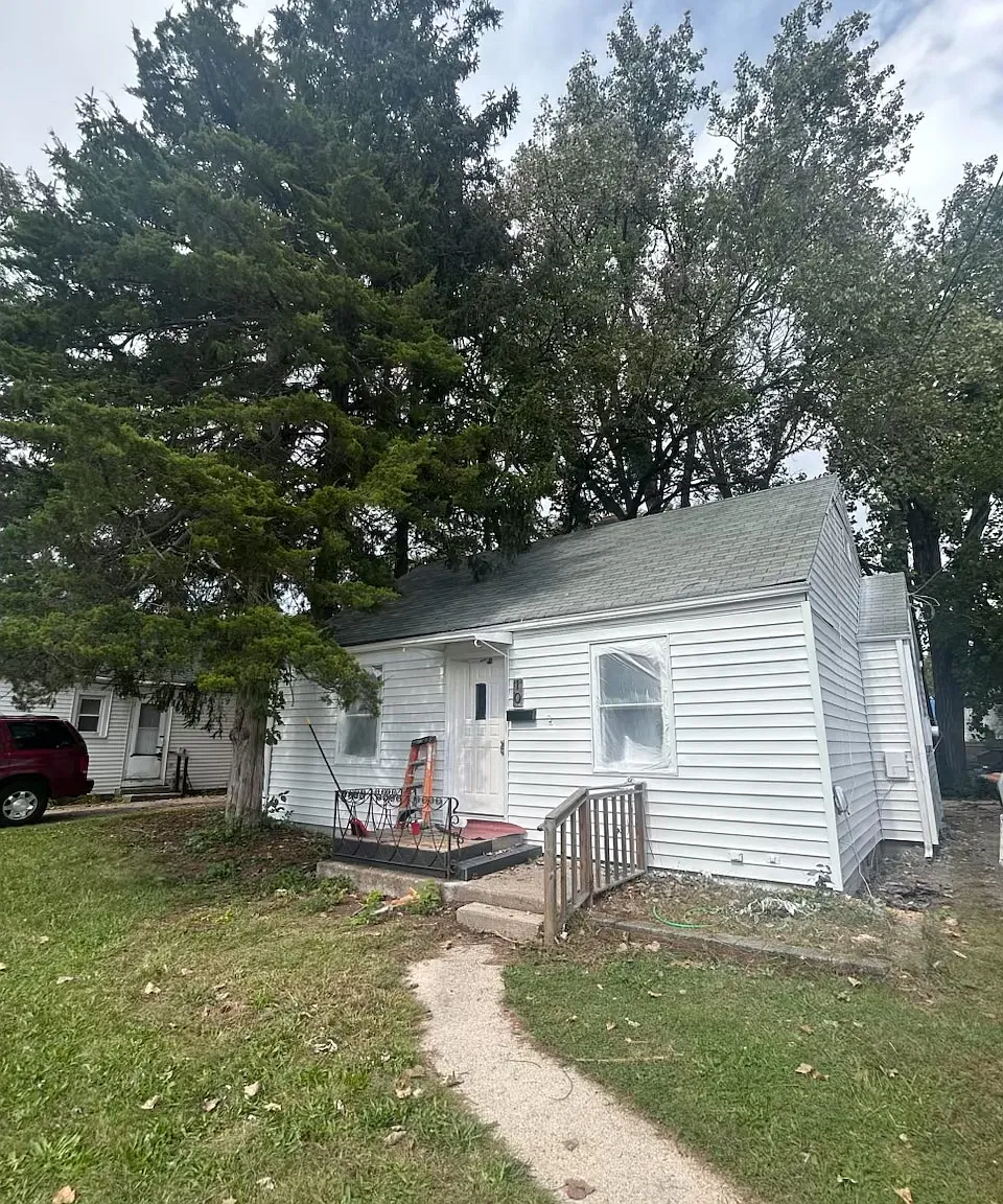 2 bed, 696 sqft, $1,425 — Photo 1