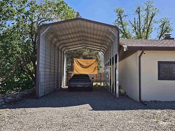 4th image of 701 S Canyon Rd