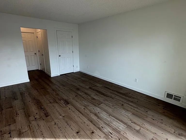 Stark Street Townhomes — Photo 30