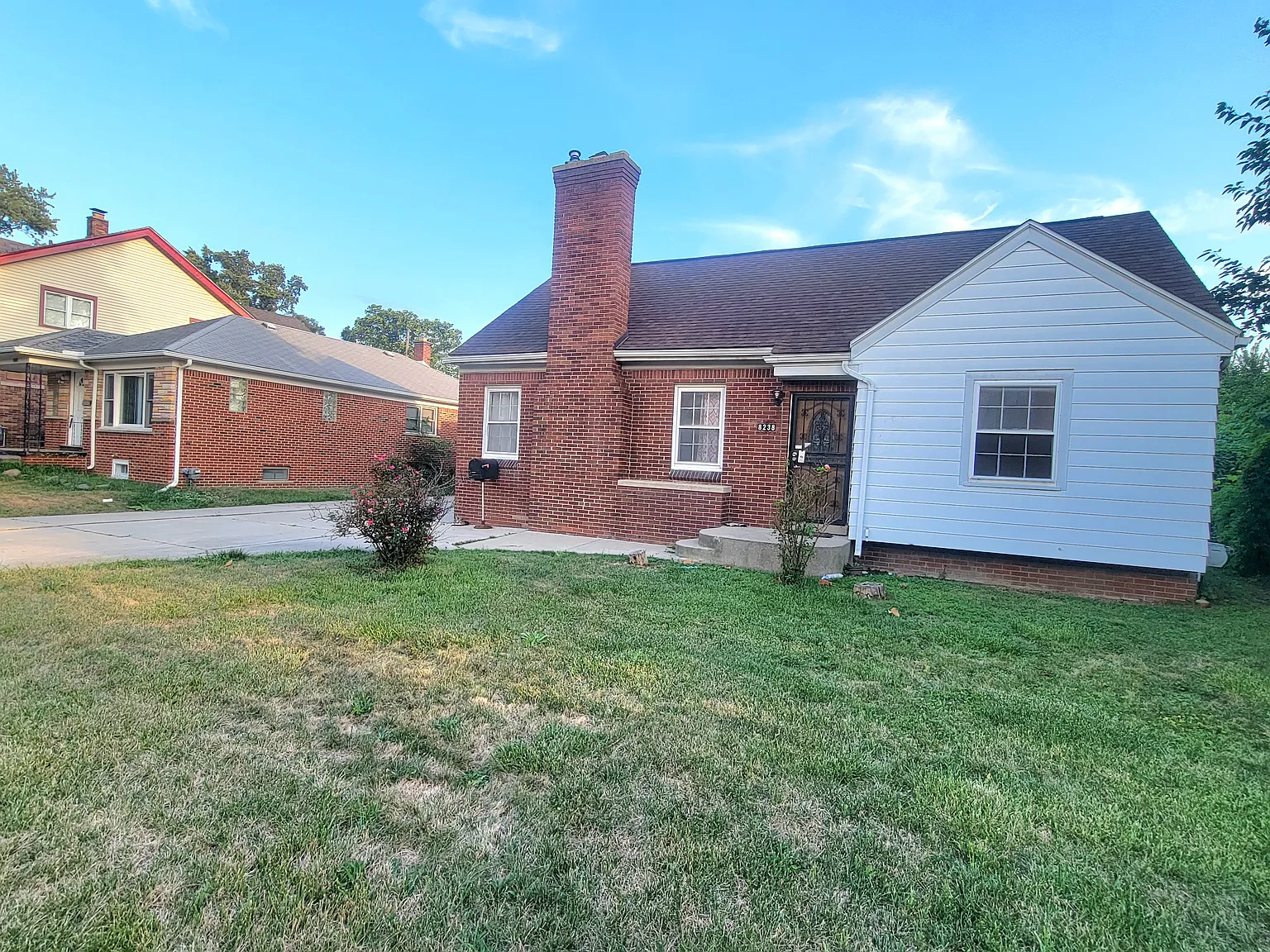 3 bed, 1.5 bath, 1200 sqft, $1,550 — Photo 1