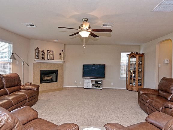 5th image of 238 Arcadia Pl