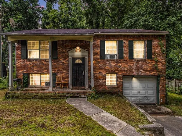 1041 Boca Raton Dr, Forest Park, GA 30297