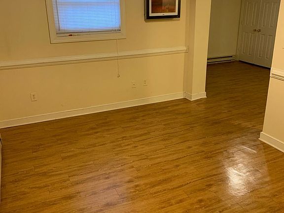 2nd image of 320 W Grace St #4313122