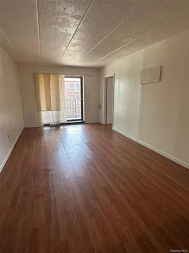 42-42 Union St #4C Photo 1