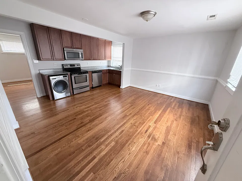 118 S Arthur Ashe Blvd #1