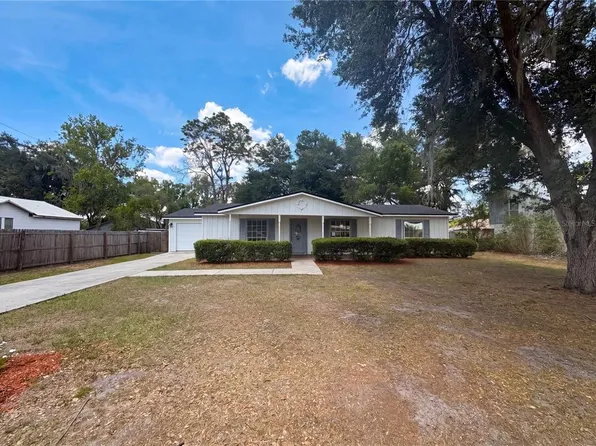 613 4th St NE, Fort Meade, FL 33841