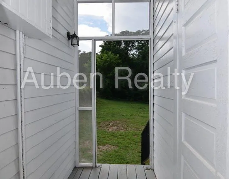 1531 Schley St — Photo 14