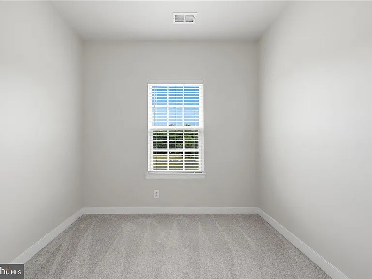 1550 Adamson Way — Photo 28