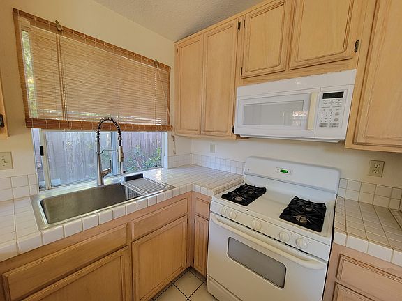5th image of 8040 Los Sabalos St