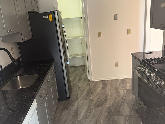 2nd image of 14 Saffron Dr