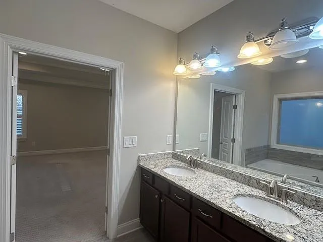 311 Chesterfield Cv — Photo 25