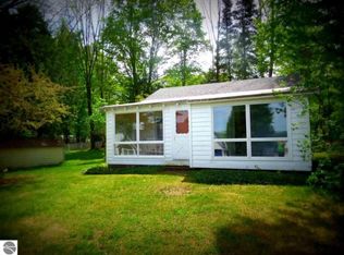 7228 Cleveland St, Bellaire, MI 49615