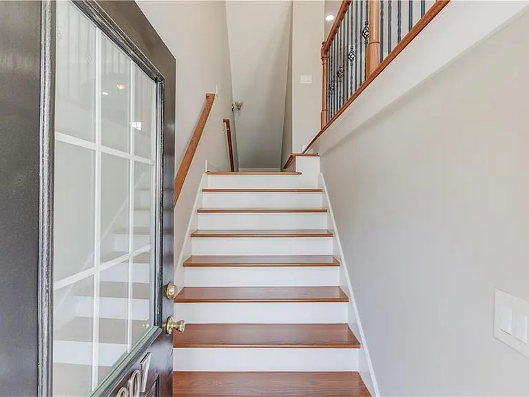 11007 Lorin Way — Photo 4