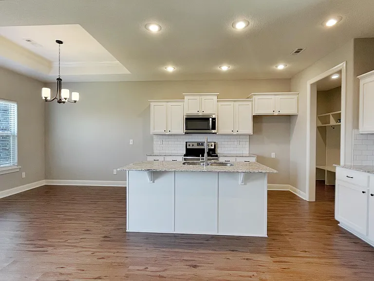 530 Captain Hopkins St — Photo 6