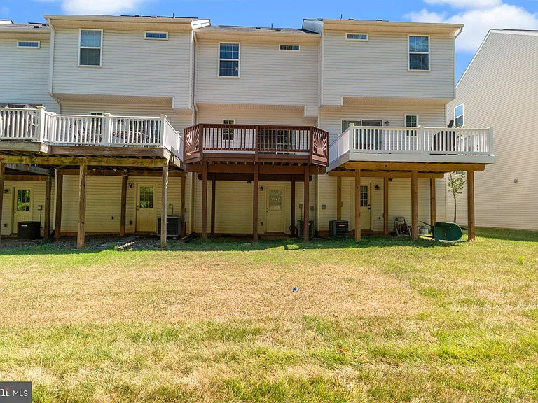 6810 Warfield St — Photo 27