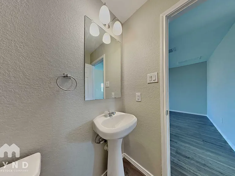 9515 Apple Ridge Ln — Photo 16