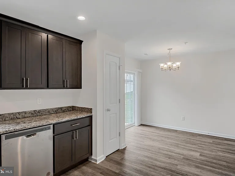 406 Valor Way — Photo 9