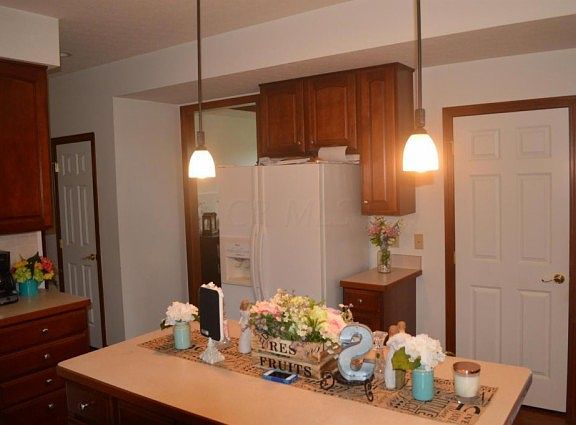 5th image of 2584 Carmel Dr