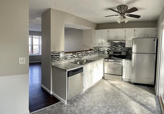 3rd image of 757 Ficus Dr