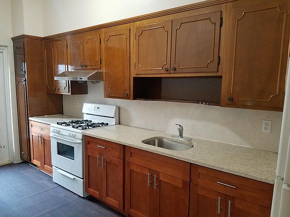 5th image of 6117 Palmetto St Floor 1