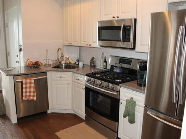 22 Woodward St APT 4, Boston, MA 02127