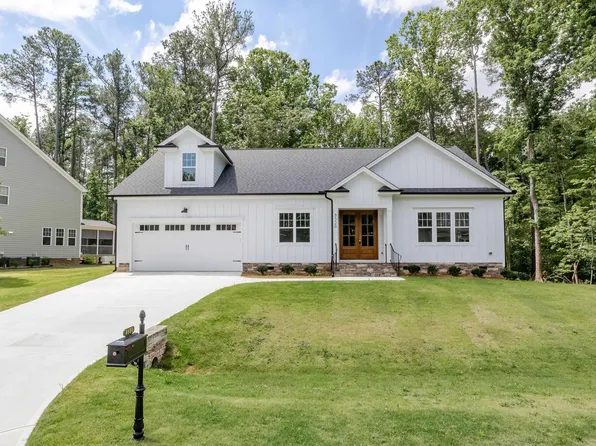 8520 Hurst Dr, Raleigh, NC 27603