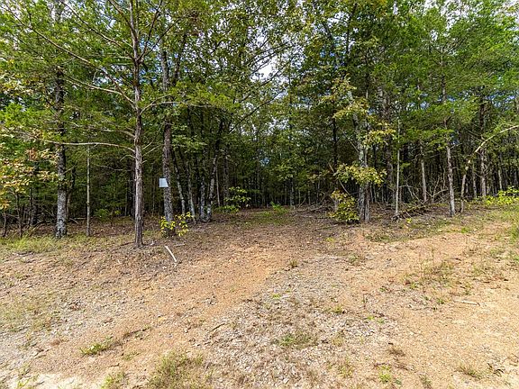 4th image of 527 Thompson Bay Rd