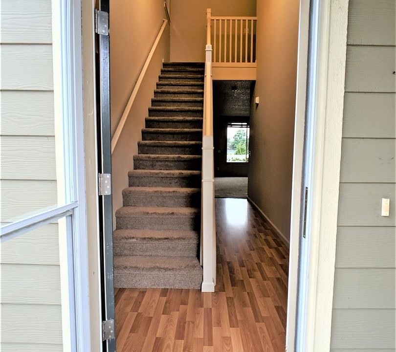 1st image of 12110 NE 40th Cir