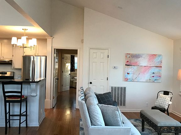 3rd image of 1319 Bass Ave